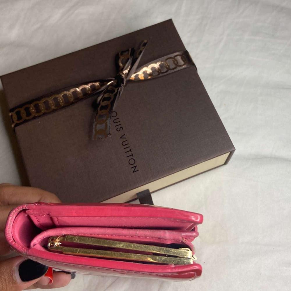 ❌SOLD❌ Authentic Louis Vuitton Vernis Wallet - Picture 3 of 8